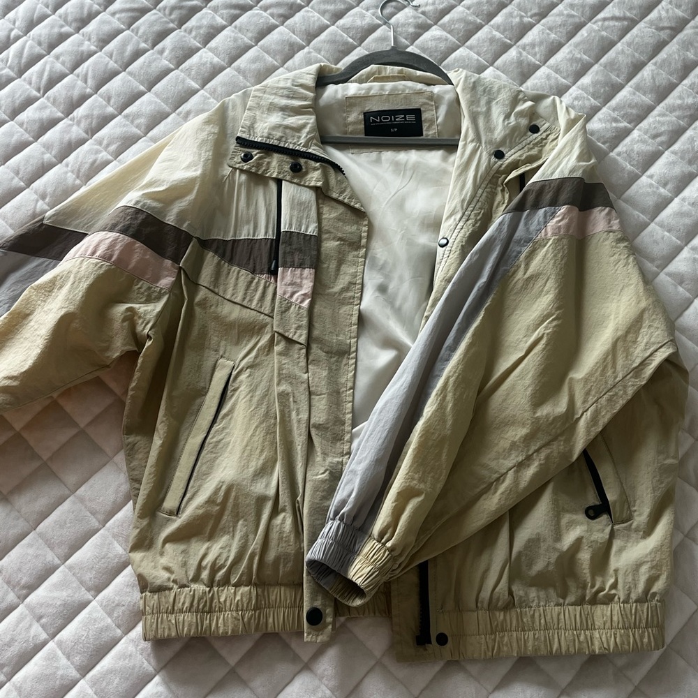 Noize Retro Windbreaker